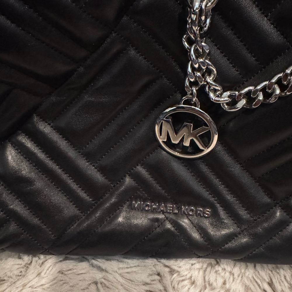Michael Kors Kathy Black Quilted Leather Bag - Picture 7 of 8